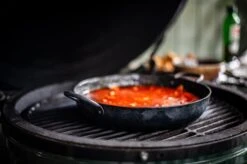 Forged Pan Met 2 Handvatten 28 Cm -Barbecue-Uitrusting Forged pan met 2 handvatten 28 cm sfeerfoto 2