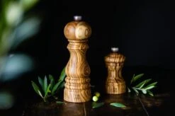 Peugeot Paris Pepermolen 18 Cm Olijfhout -Barbecue-Uitrusting Peugeot Paris Pepermolen 18 Cm Olijfhout 3