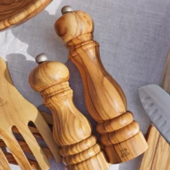 Peugeot Paris Pepermolen 18 Cm Olijfhout -Barbecue-Uitrusting Peugeot Paris Pepermolen 18 Cm Olijfhout 6